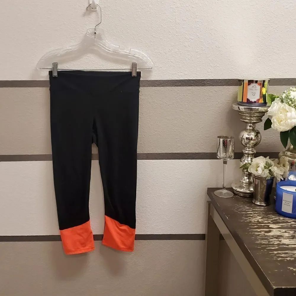 Gap Body Coral Cropped Leggings Sz XS